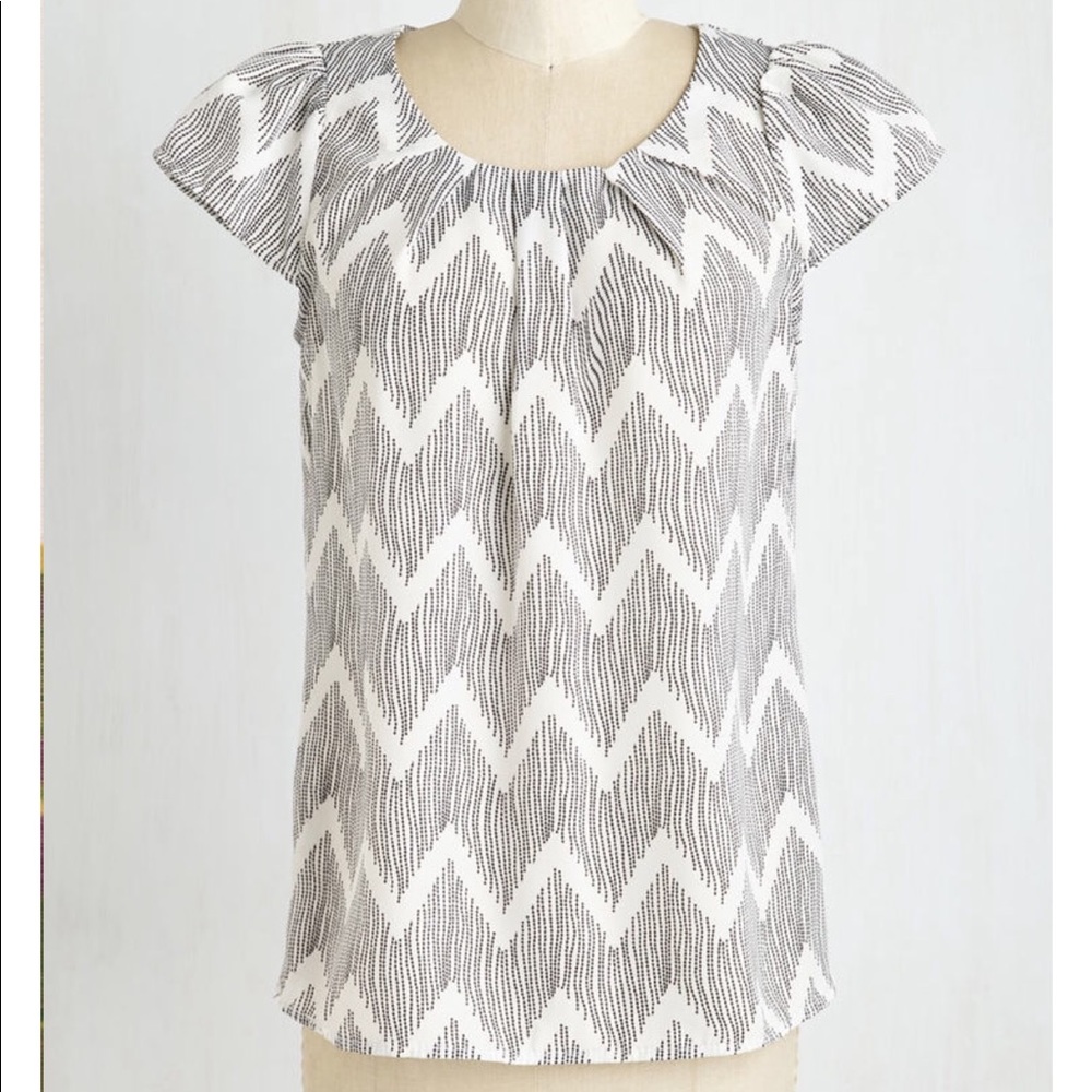 ModCloth Flutter sleeve chevron top